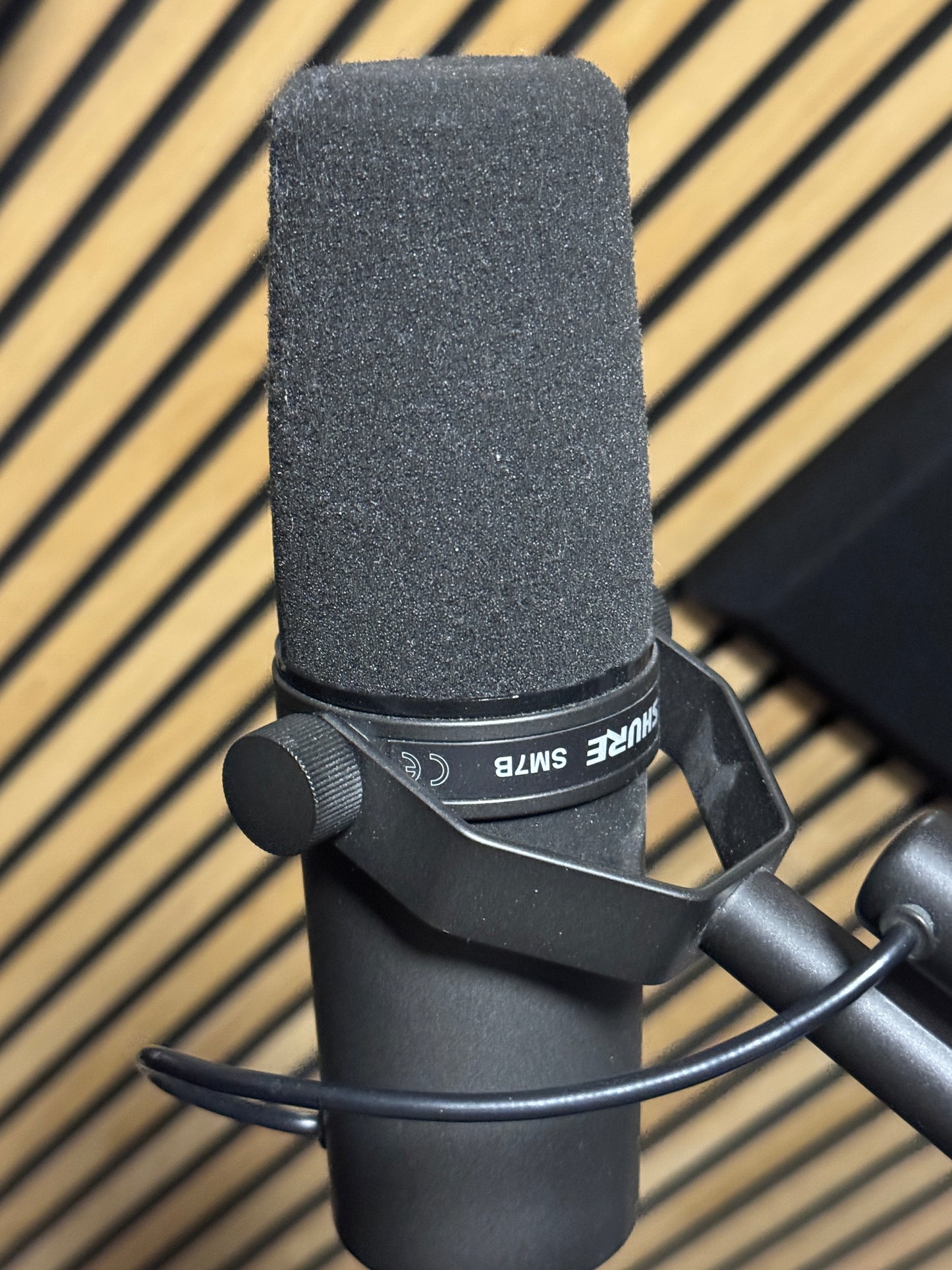 Autographed Shure SM7B Mic + Cloud Lifter Bundle